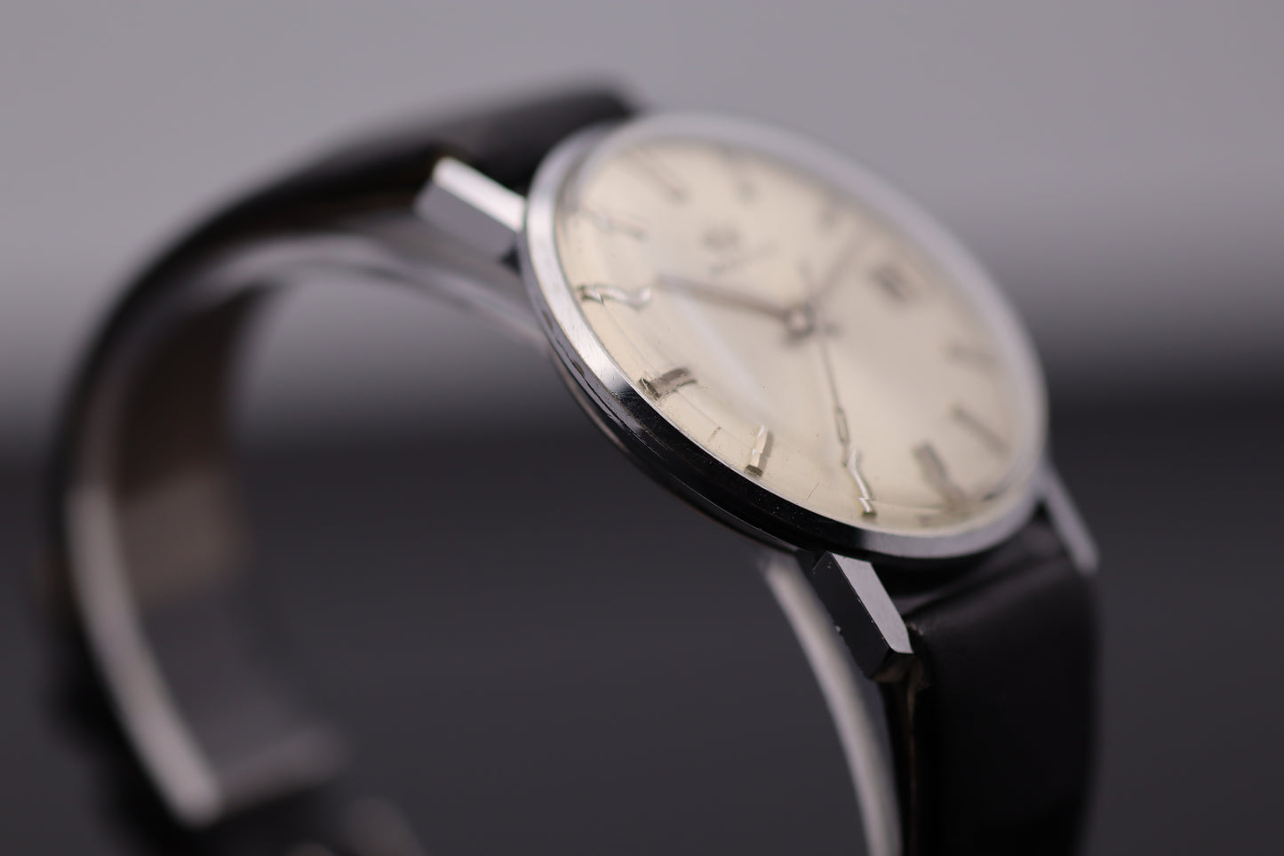 Marvin Handaufzug Cal. 520 – 35 mm – Datum – inkl. Originalbox & Echtheitszertifikat